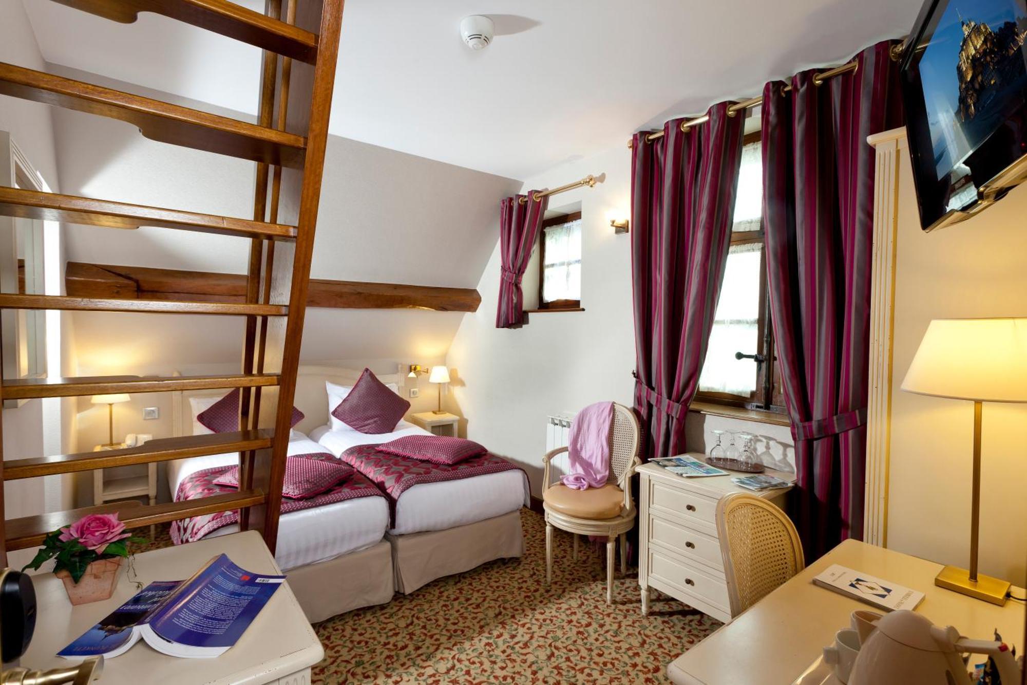 Mont-Saint-Michel Auberge Saint Pierre מראה חיצוני תמונה