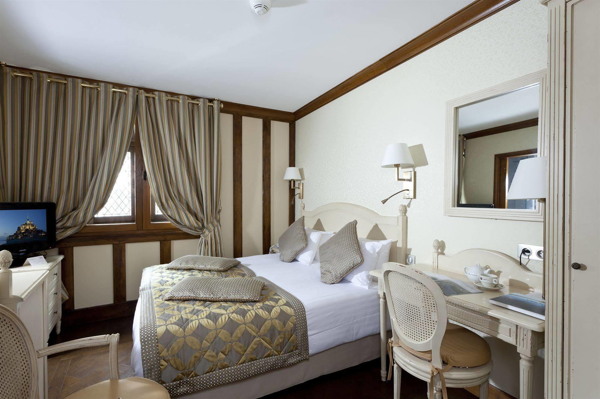 Mont-Saint-Michel Auberge Saint Pierre מראה חיצוני תמונה