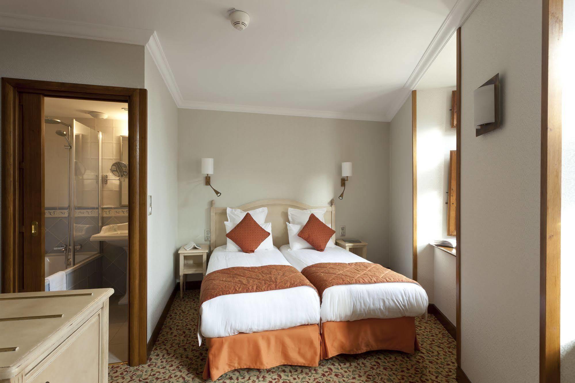 Mont-Saint-Michel Auberge Saint Pierre מראה חיצוני תמונה